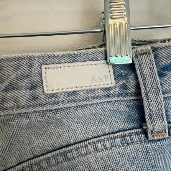 Abercrombie & Fitch Annie High Rise Short Women’s Jean Shorts Size 26/2 - Picture 5 of 11